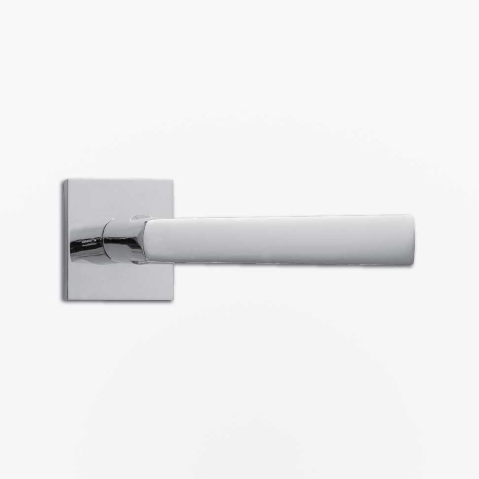 Classic Brass Après 1722 Interior Door Lever Set Equipped with Two 2 - Inch Rose Sets