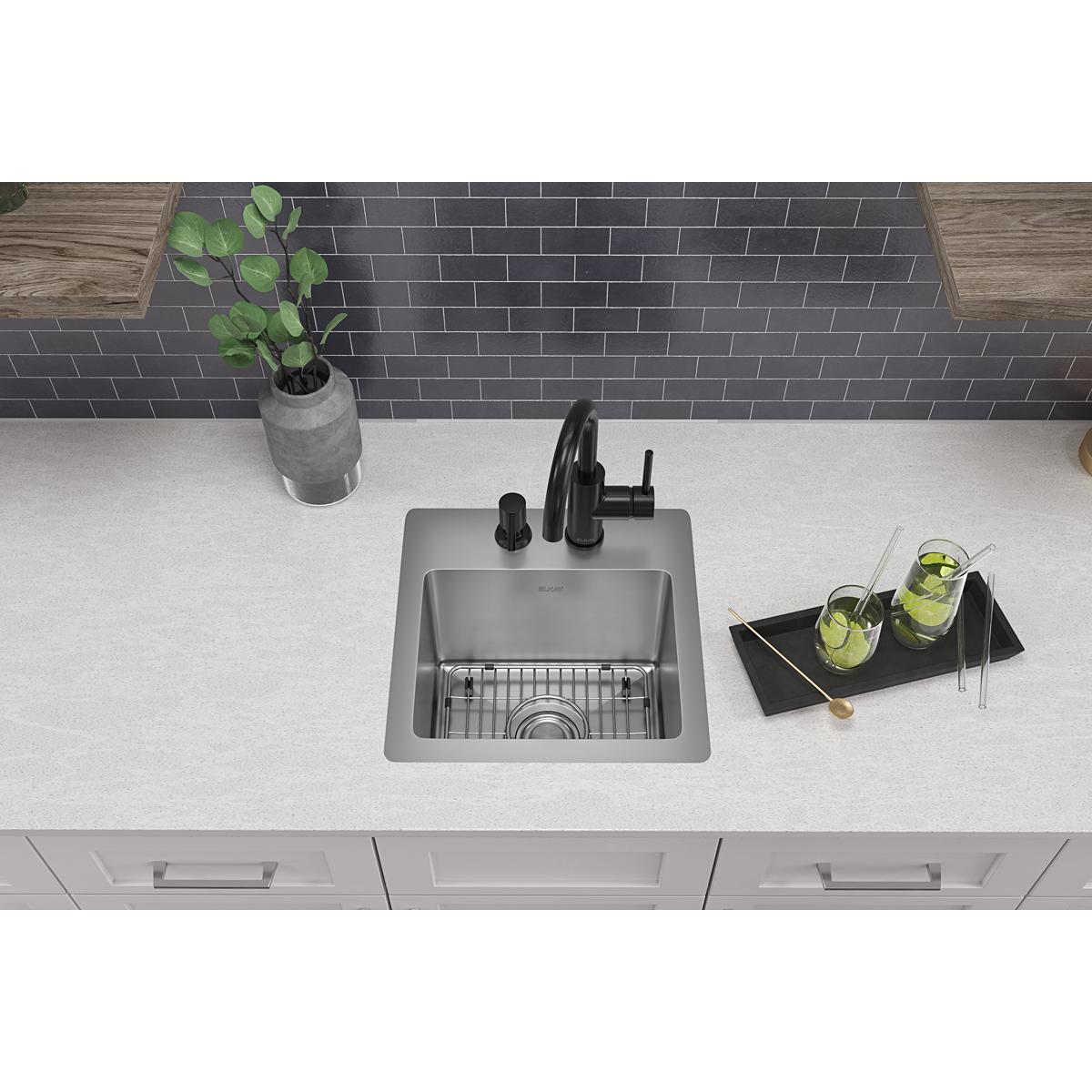 Elkay Crosstown 18-Gauge 15x15x9 Single-Bowl Dual-Mount Premium Bar Sink Kit