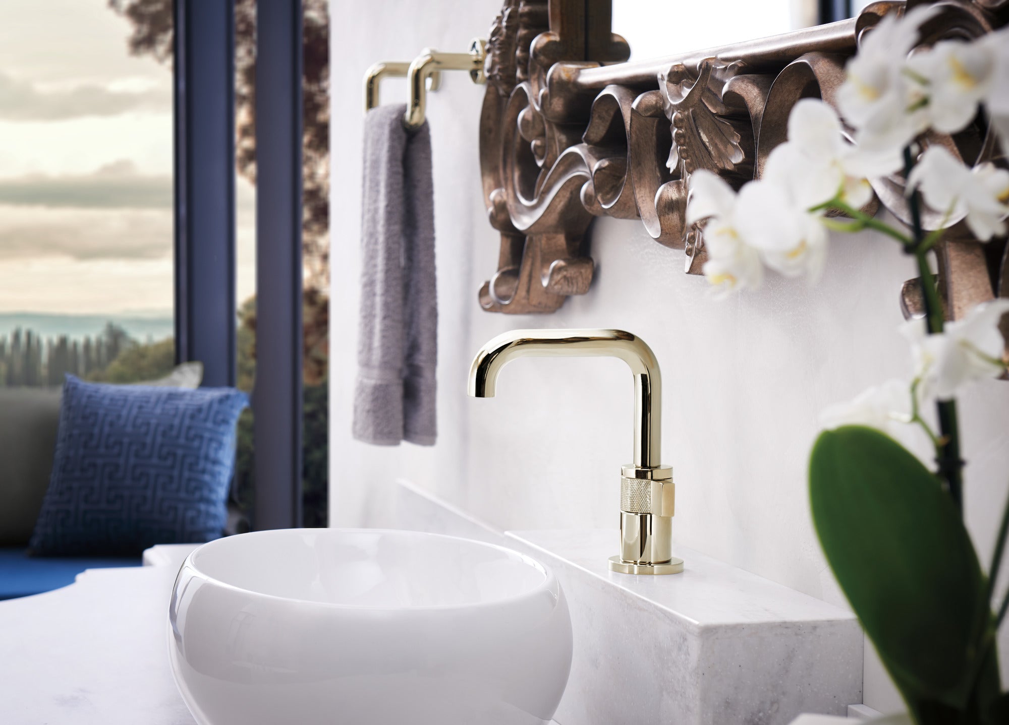 Brizo Litze 8-Inch Towel Bar for Luxury Bathroom Decor