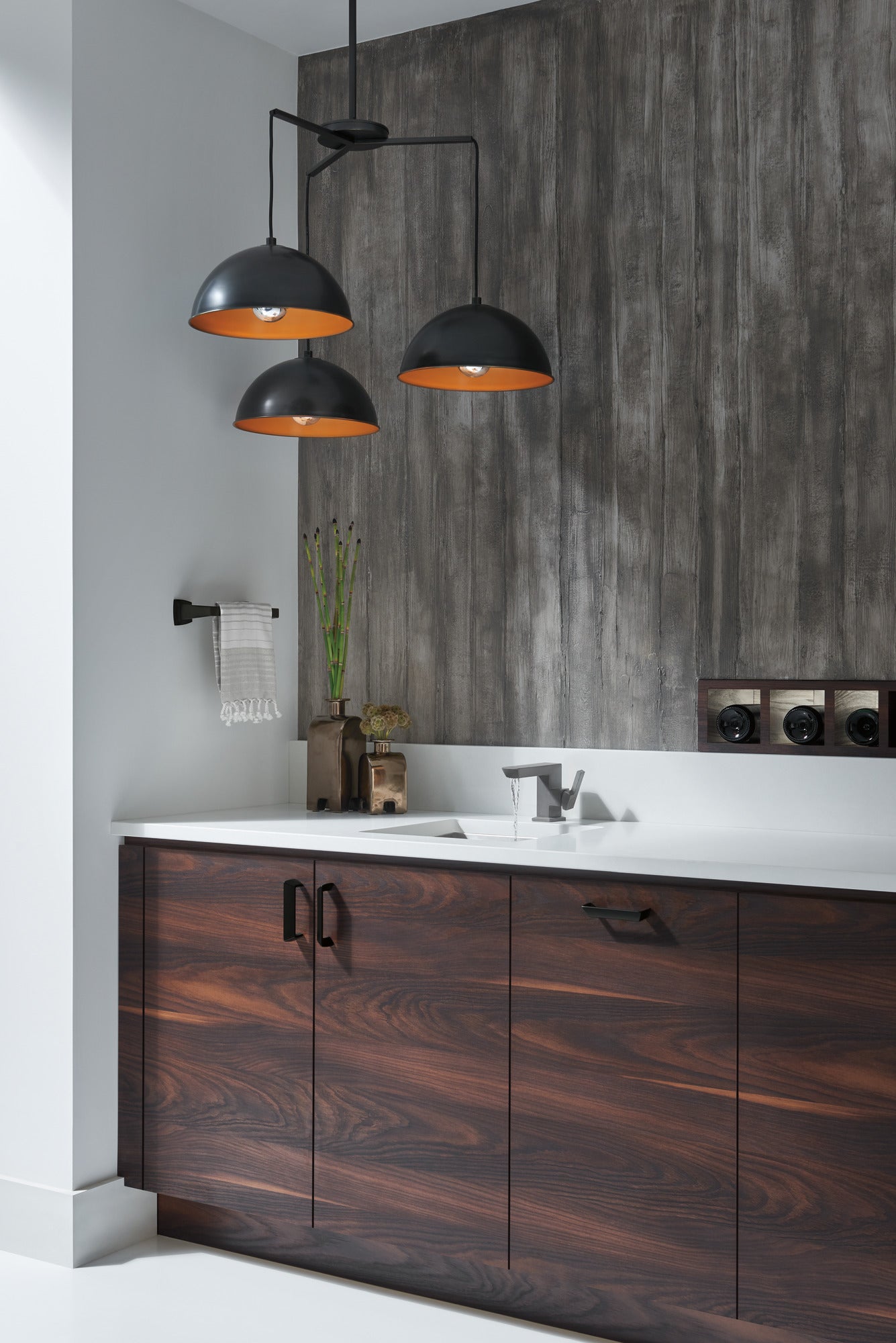Brizo Vettis 8-Foot Premium Zinc Towel Bar for Modern Bathrooms
