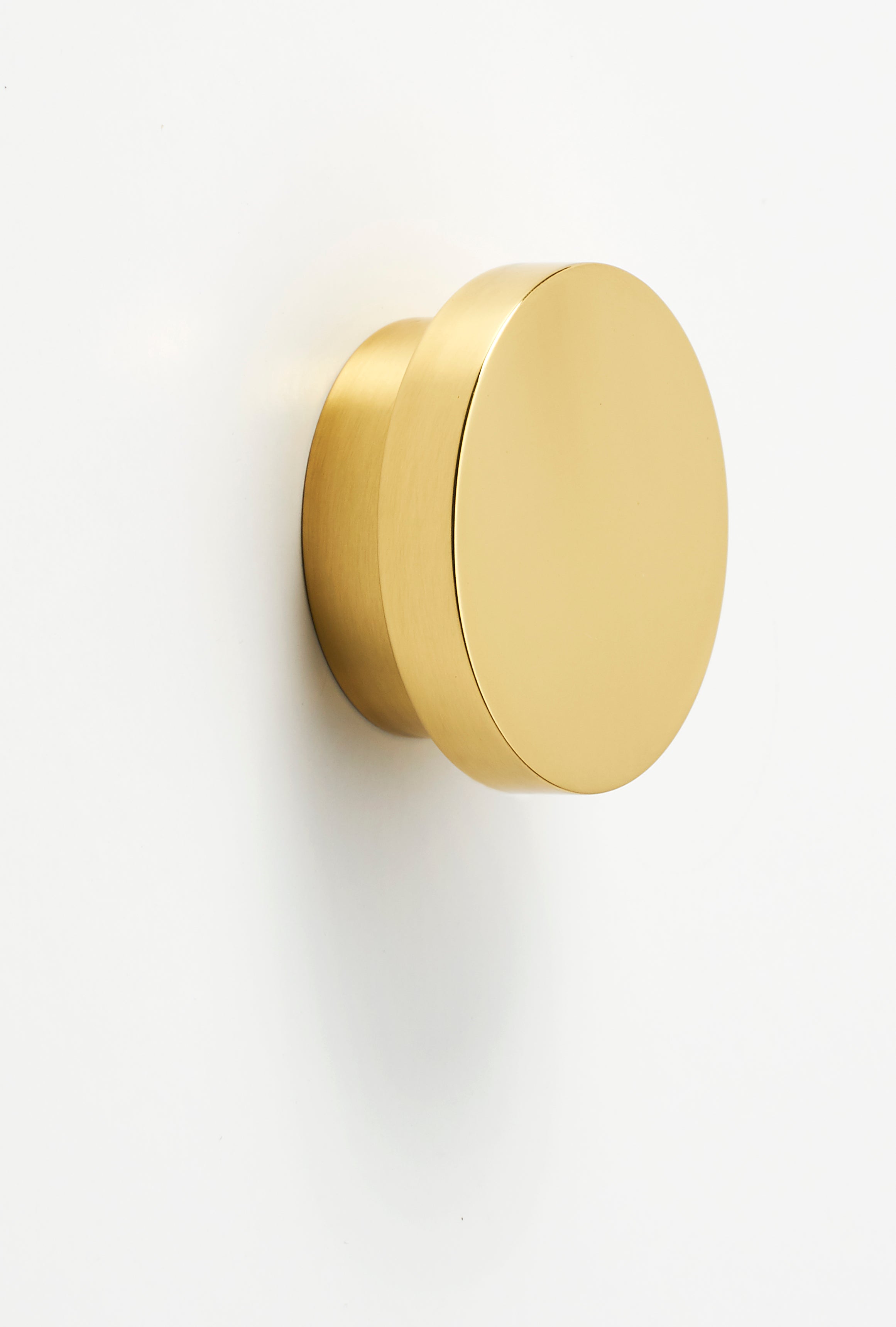Alno Redondo Cabinet Knob with a 1 3/8-Inch Size