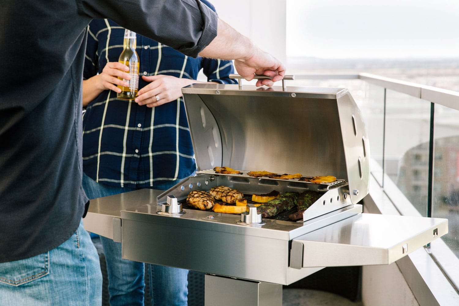 Coyote 120v Single Burner Electric Outdoor Grill for Exceptional Cooking