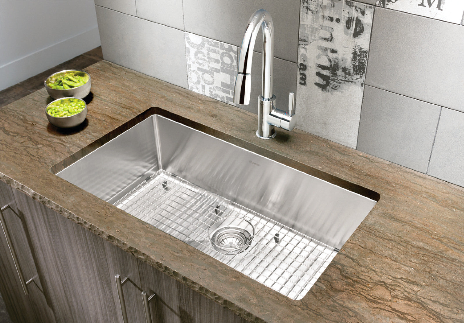 Blanco Quatrus R15 32-inch Super Single Bowl Kitchen Sink with High - Quality Stainless Steel
