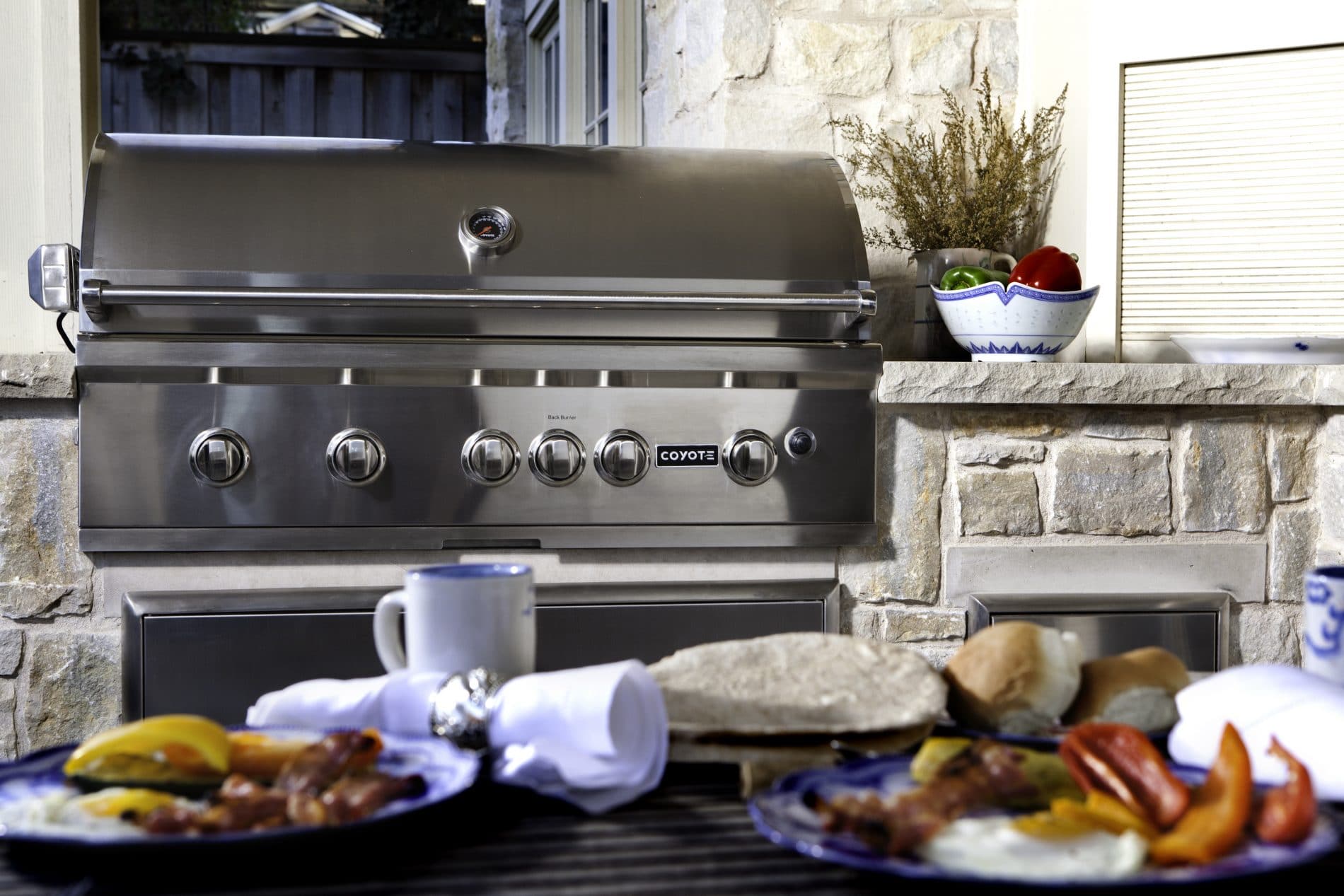 Coyote 42-Inch S-Series Outdoor Gas Grill for Enthusiastic Grill Masters